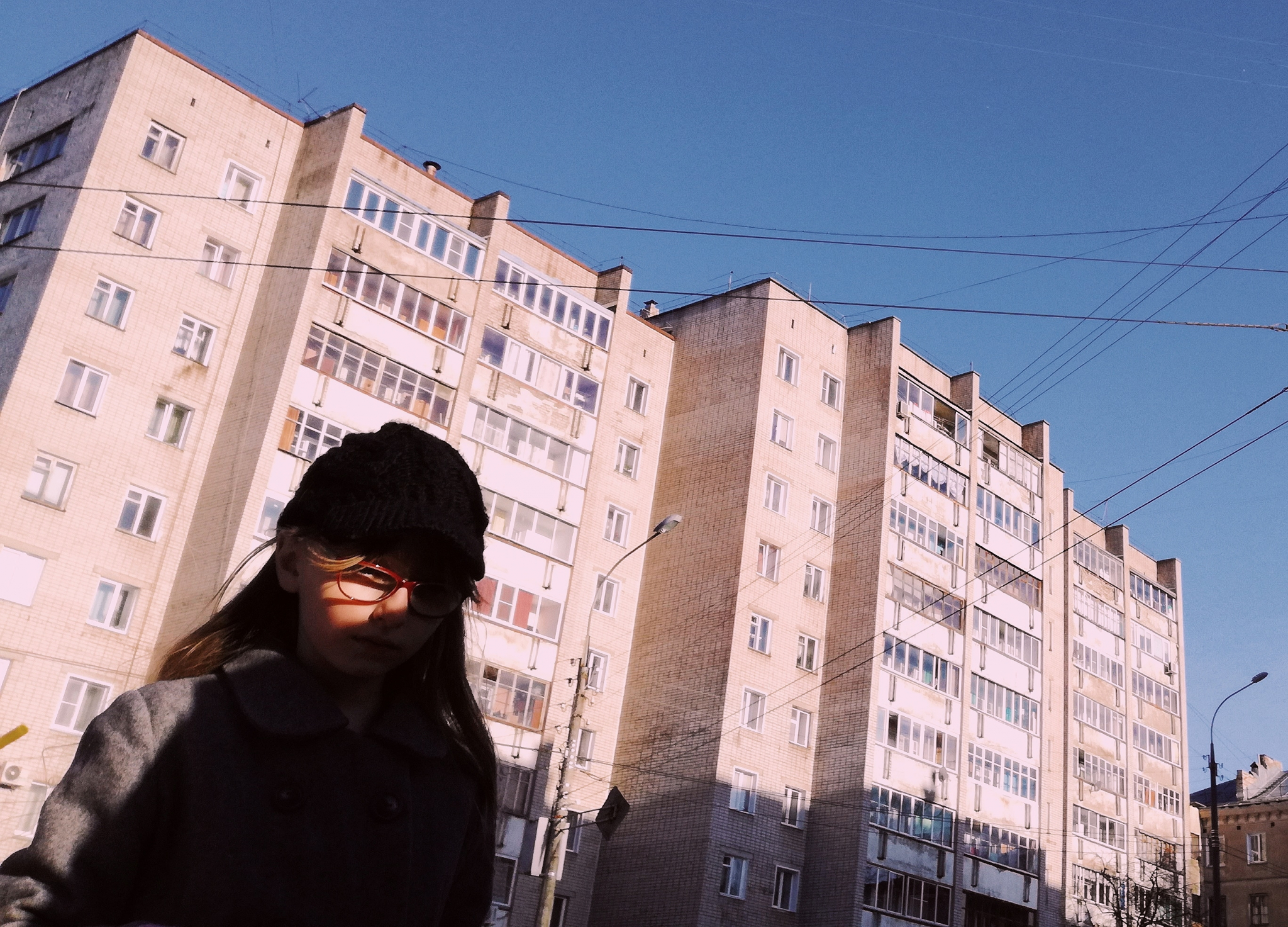 10 фотографий многоэтажного Кирова: панельки,  градиент и зеркала
