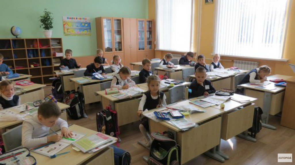 Кировской школе предложили съехать в здание без окон, чтобы освободить место для детсада