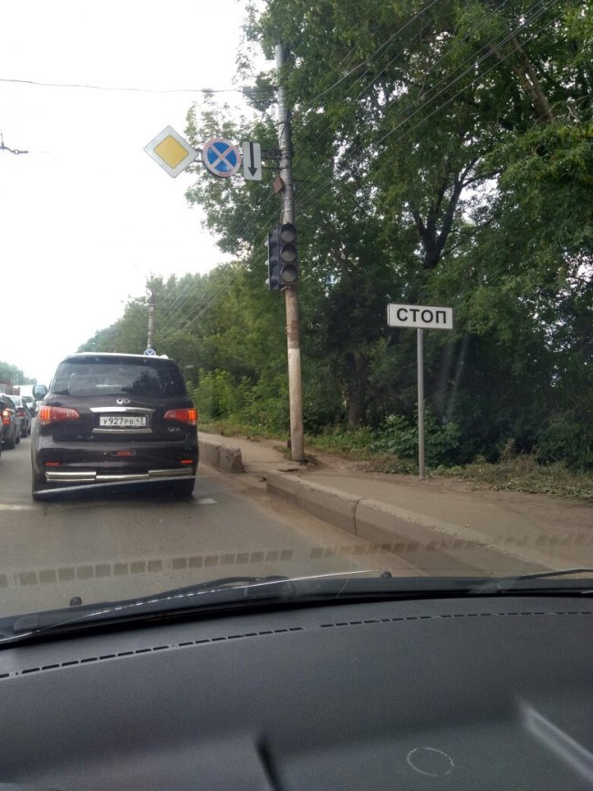 В Кирове отключили светофоры на оживленных перекрестках