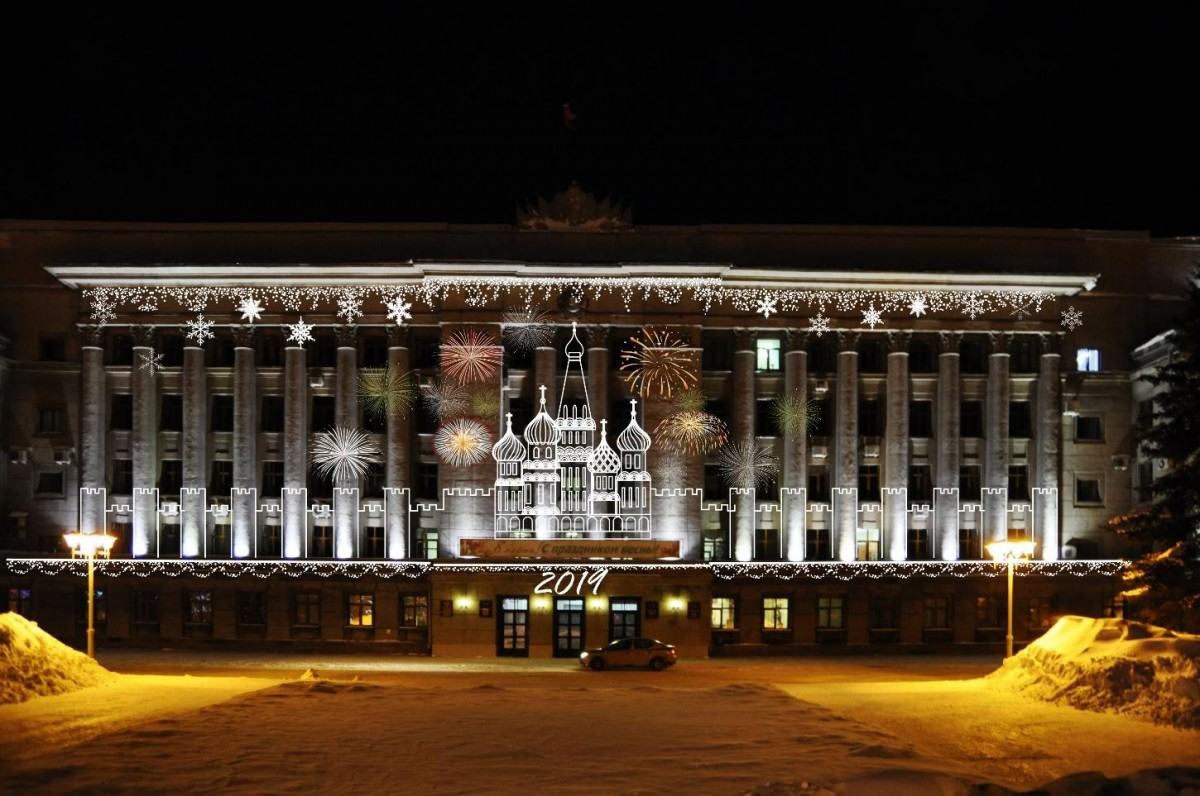 Известно, как украсят здание правительства Кировской области к Новому году