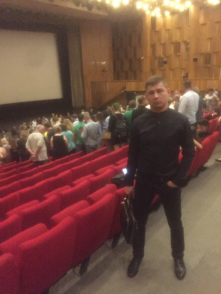 Кировчанин побывал на предпремьерном показе фильма «Временные трудности»