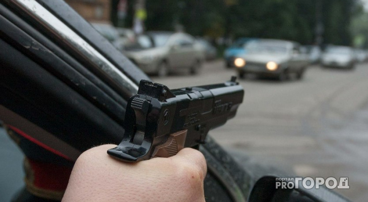 Кировские полицейские устроили стрельбу, чтобы остановить лихача на иномарке