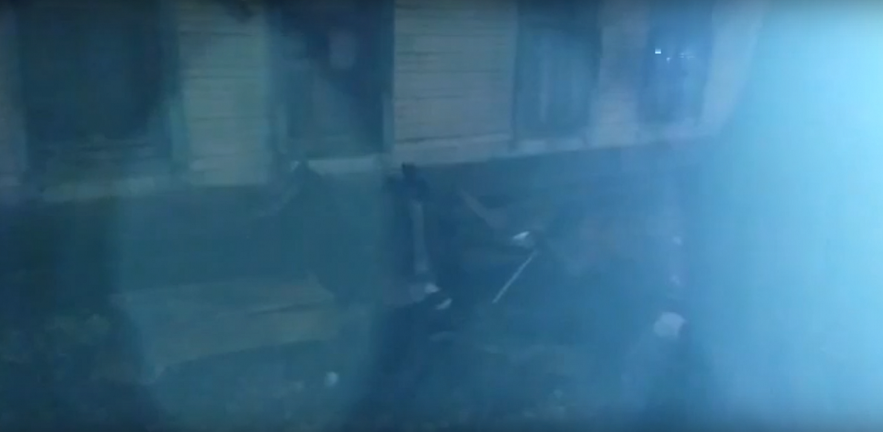 Вечерний пожар на Дружбе: спасатели эвакуировали людей из жилого дома