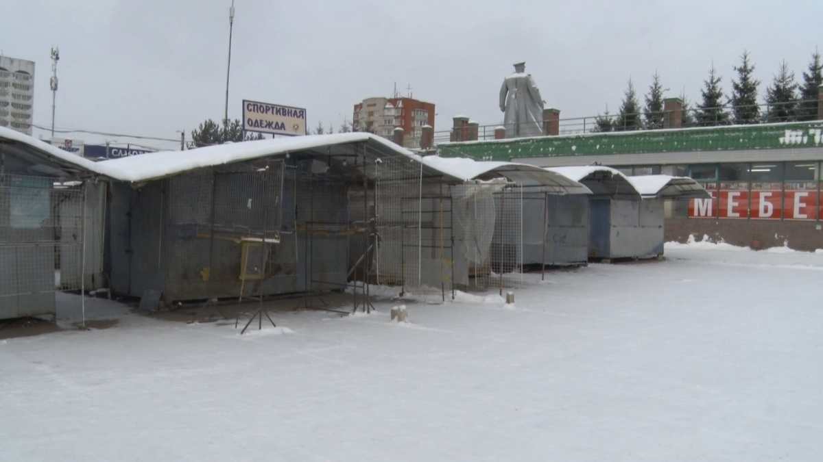 В Кирове рынок на Конева и Воровского закрыли из-за незаконной торговли
