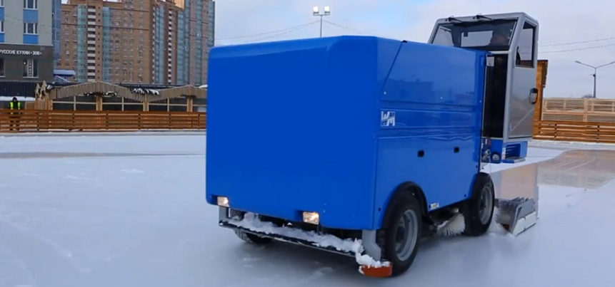 Кировская мэрия покупает ледозаливочную машину за 7,7 миллиона рублей