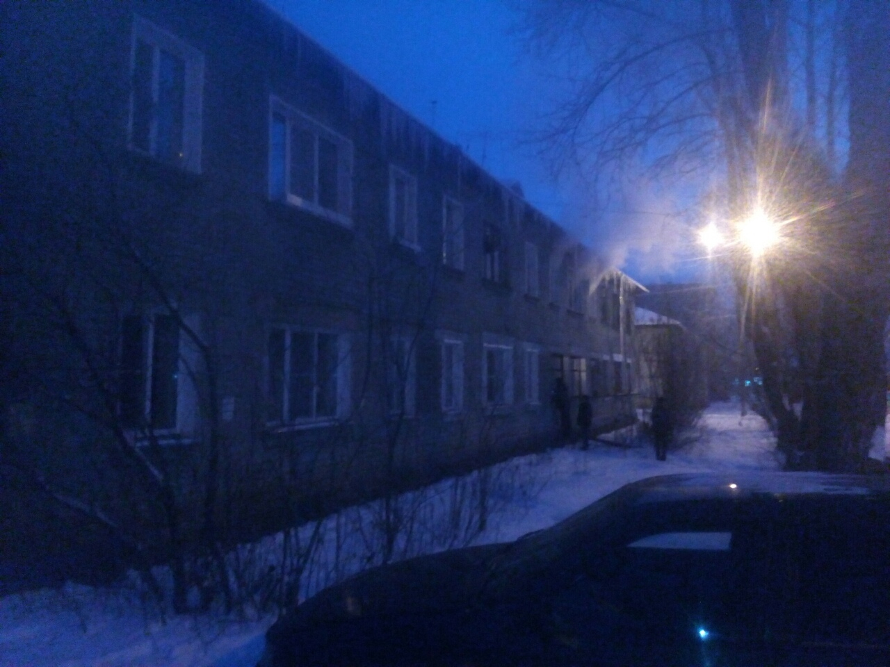 После пожара в Нововятске семья с двумя малышами оказалась на улице