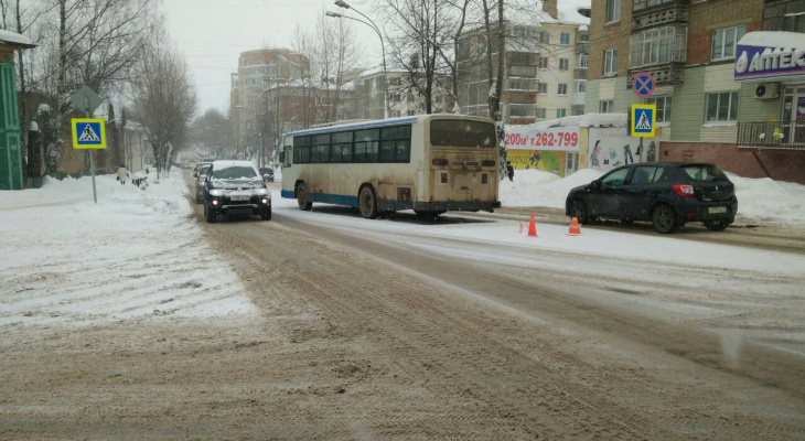 За сутки на дорогах Кирова сбили трех человек