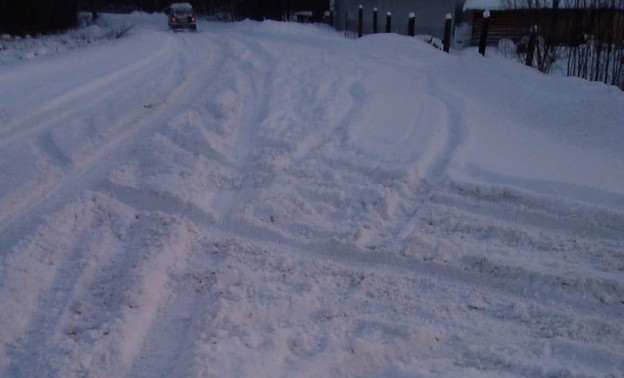 Четыре деревни в пригороде Кирова оказались отрезаны от мира из-за снегопадов
