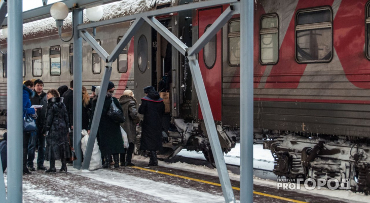 На станции в Кирове высадили пьяного мужчину с ребенком