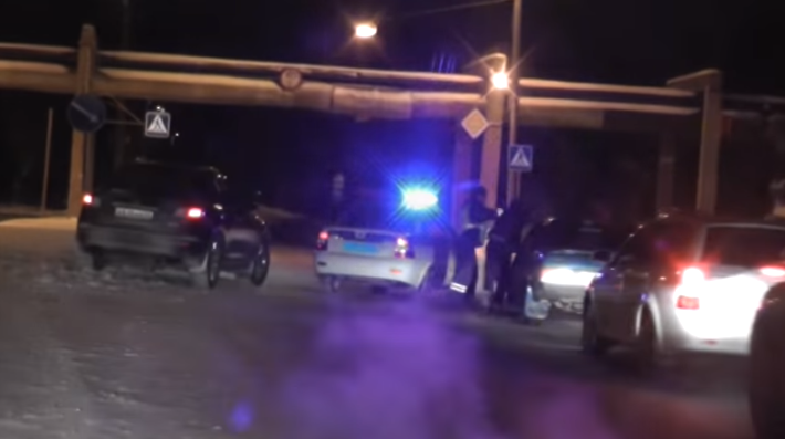 В Кирове пьяный лихач протаранил три машины ДПС, уходя от погони