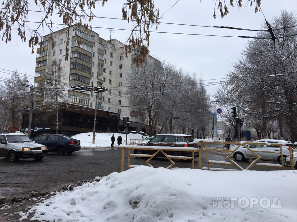 В центре Кирова двое суток не работает светофор