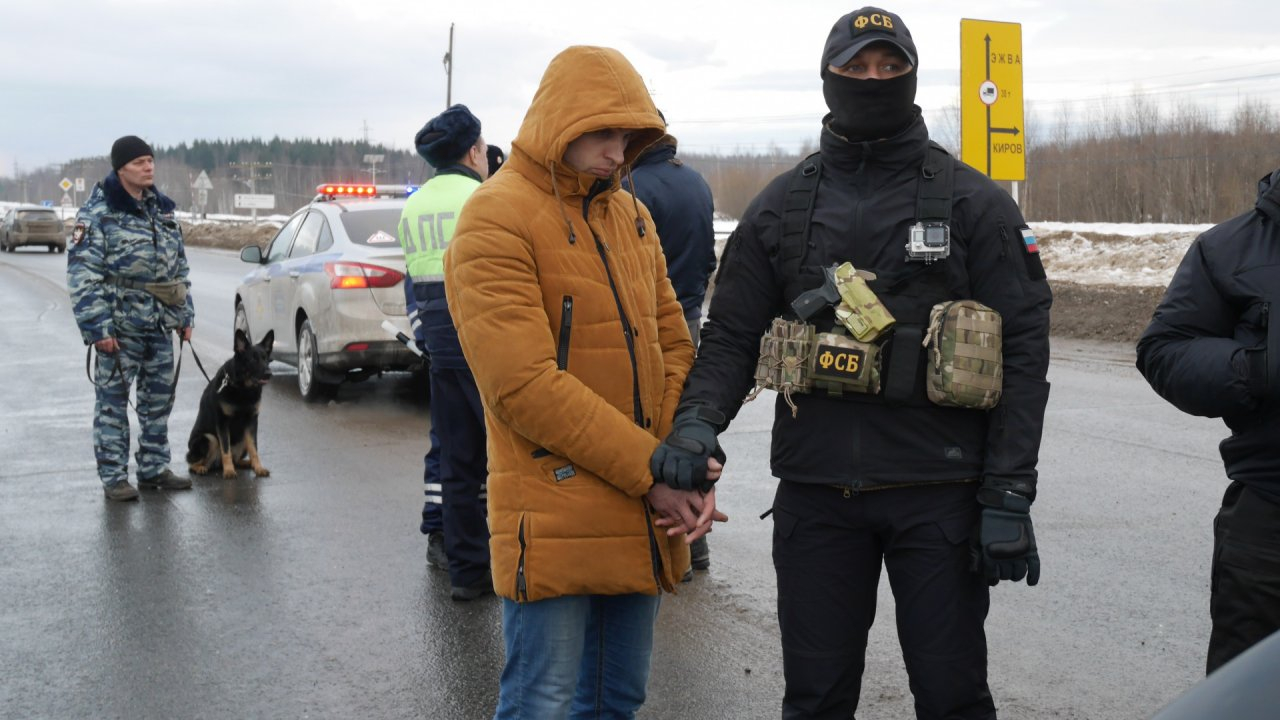 Сотрудники МЧС Коми продавали наркотики в Кировскую область