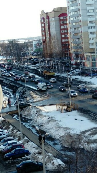 На улице Ленина столкнулись скорая и Renault: на месте работают оперативные службы