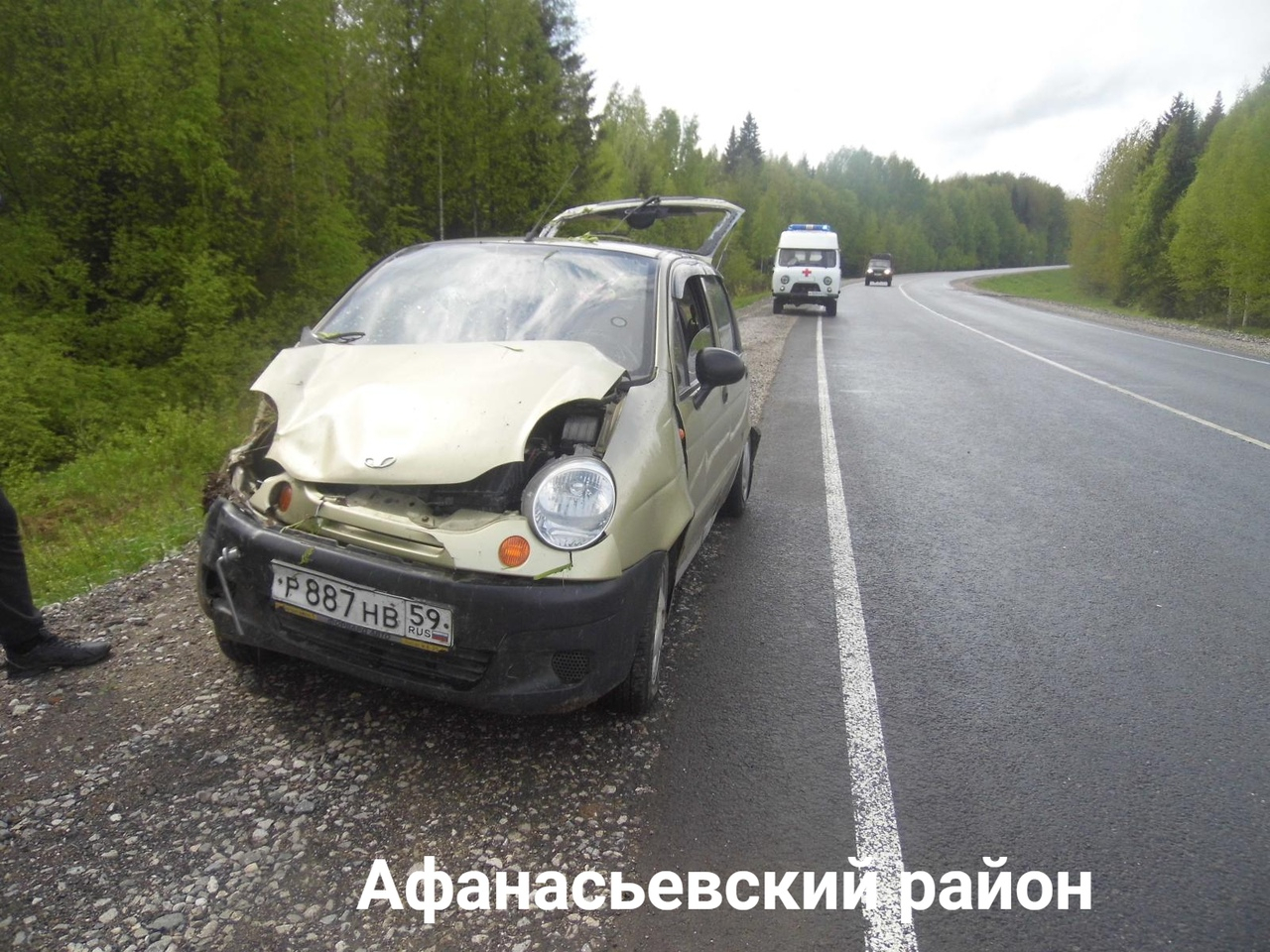 В Кировской области опрокинулась иномарка с тремя детьми