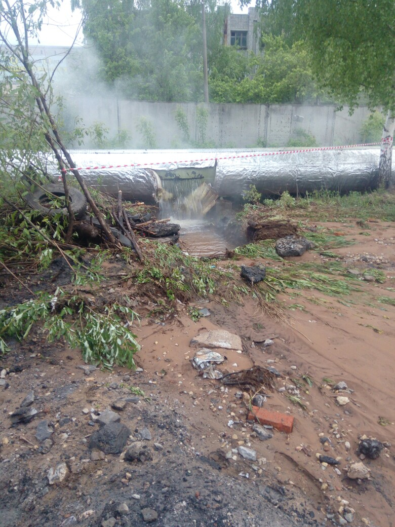 В нескольких районах Кирова отключили воду из-за коммунальных аварий