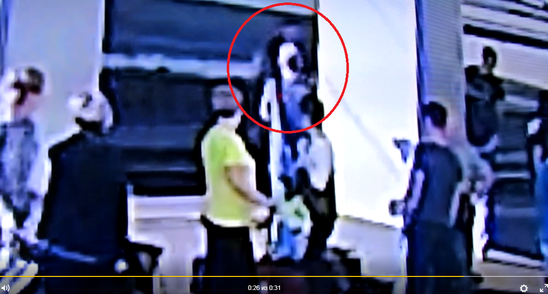 Появилось видео спасения ребенка из-под поезда на кировском вокзале