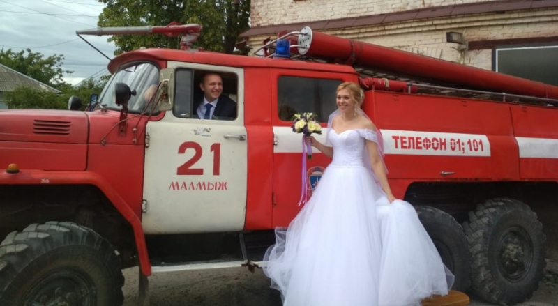 В Кировской области прошла пожарная свадьба