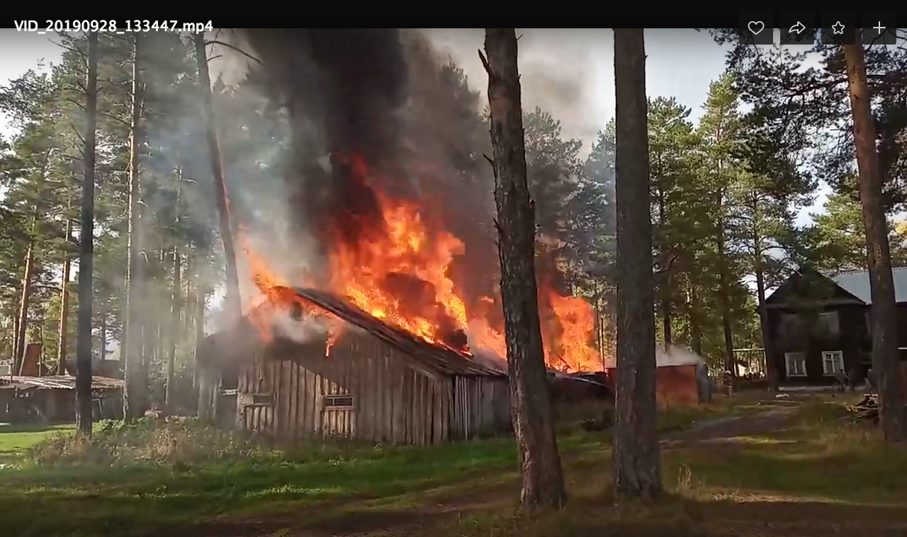 Очевидцы сняли на видео жуткий пожар в Кирово-Чепецке