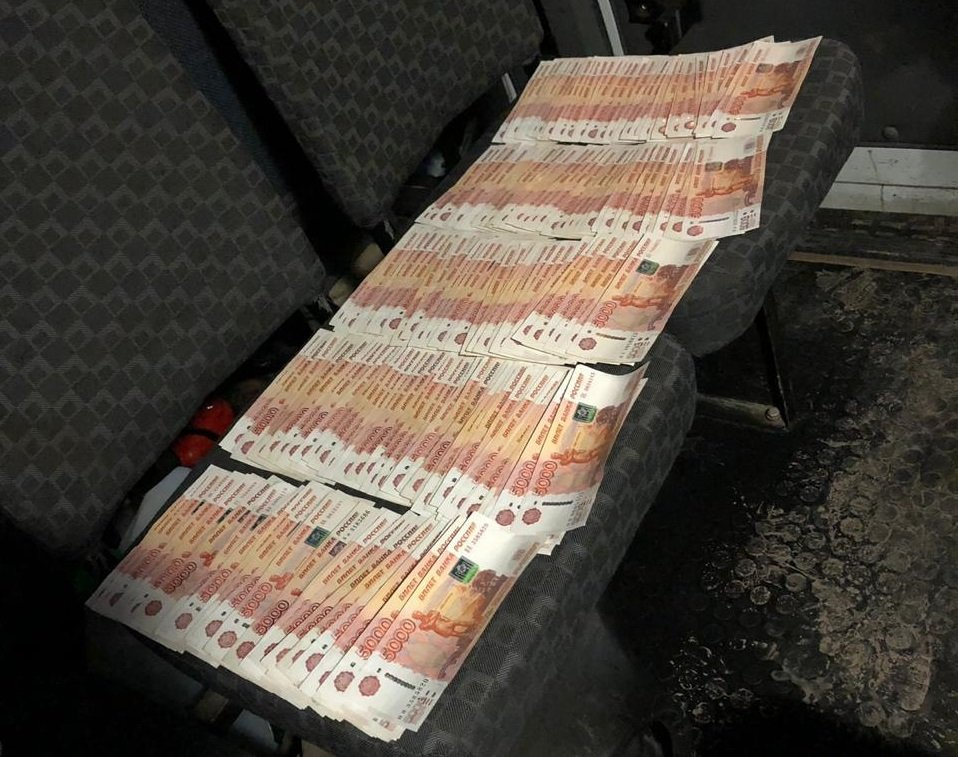 Сотрудники ФСБ задержали мошенника, который за 3 миллиона обещал освободить заключенного