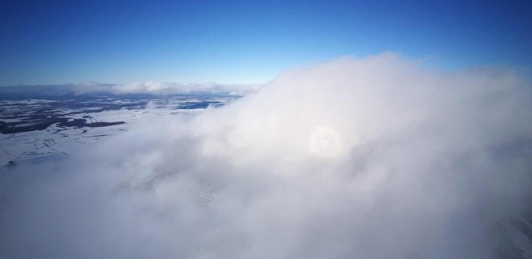 Глория: жители Котельнича наблюдали оптическое явление в облаках