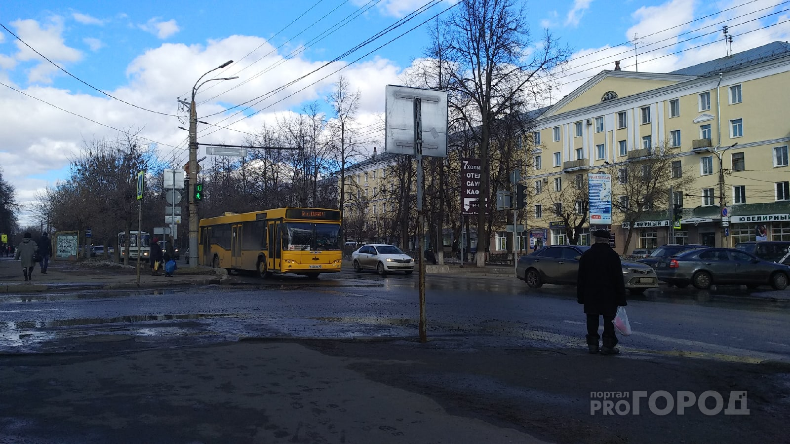 Игорь Васильев потребовал вернуть прежнее количество автобусов в Кирове