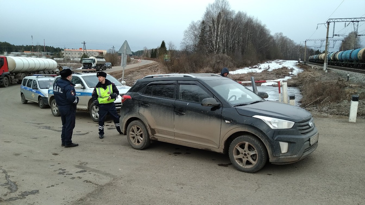 В Кировской области полицейские смогли остановить водителя только стрельбой