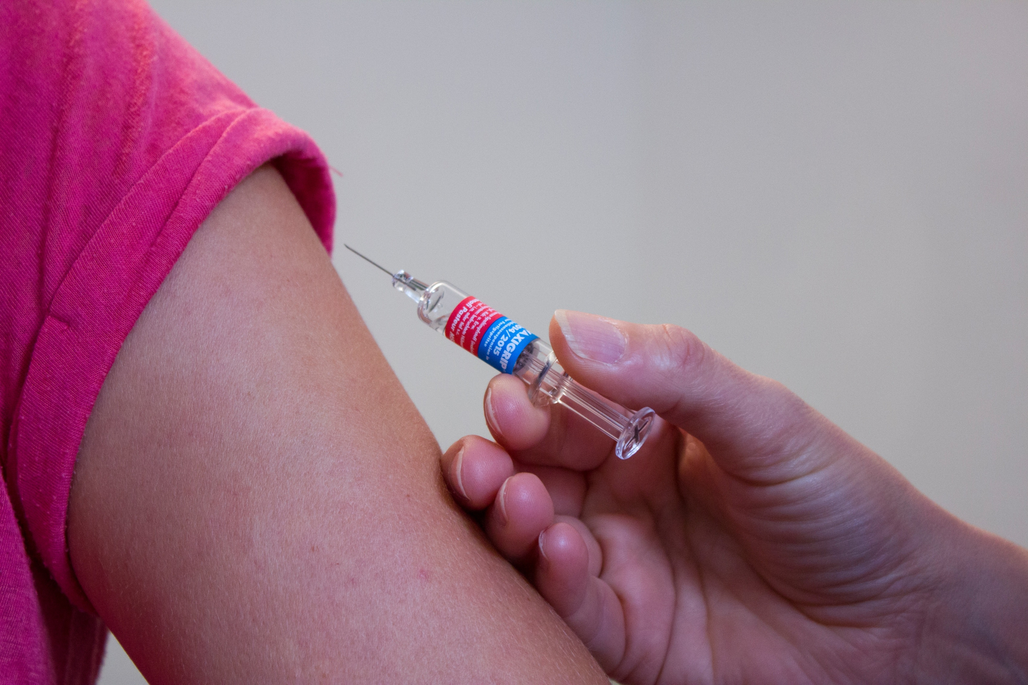 В России приостанавливают вакцинацию из-за пандемии коронавируса