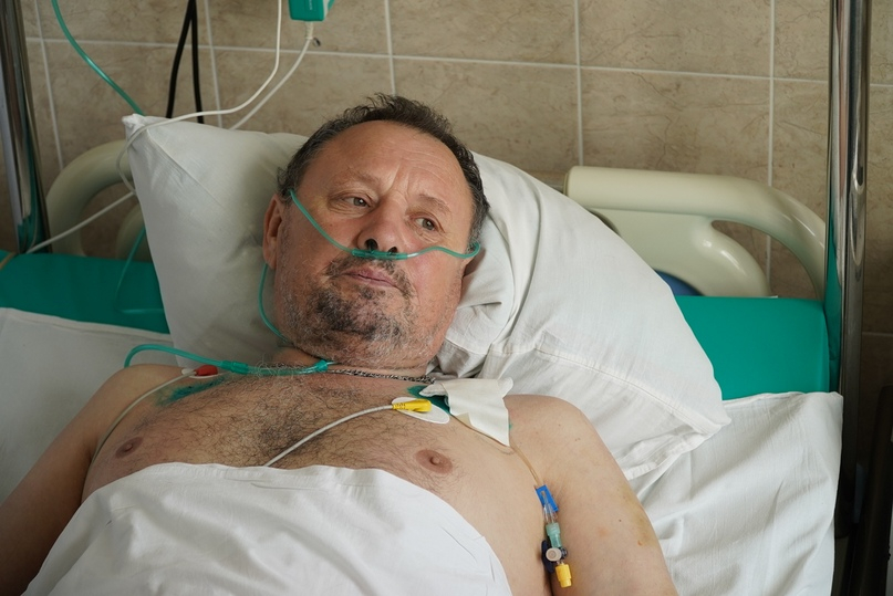 "Вес спецодежды - 15 кг": кировские врачи о спасении жизни пациенту с COVID-19