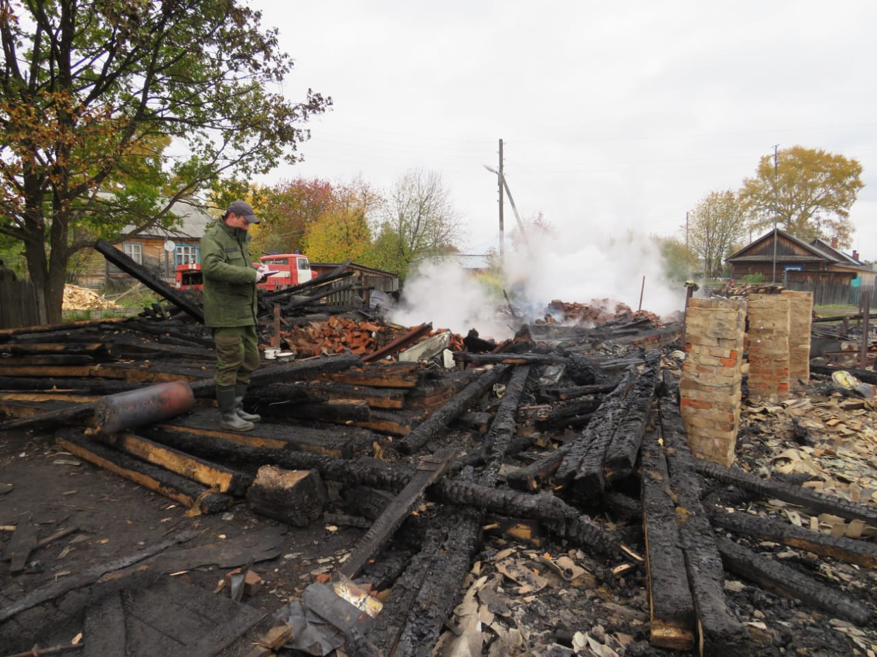В Омутнинском районе произошел пожар: под завалами нашли два тела