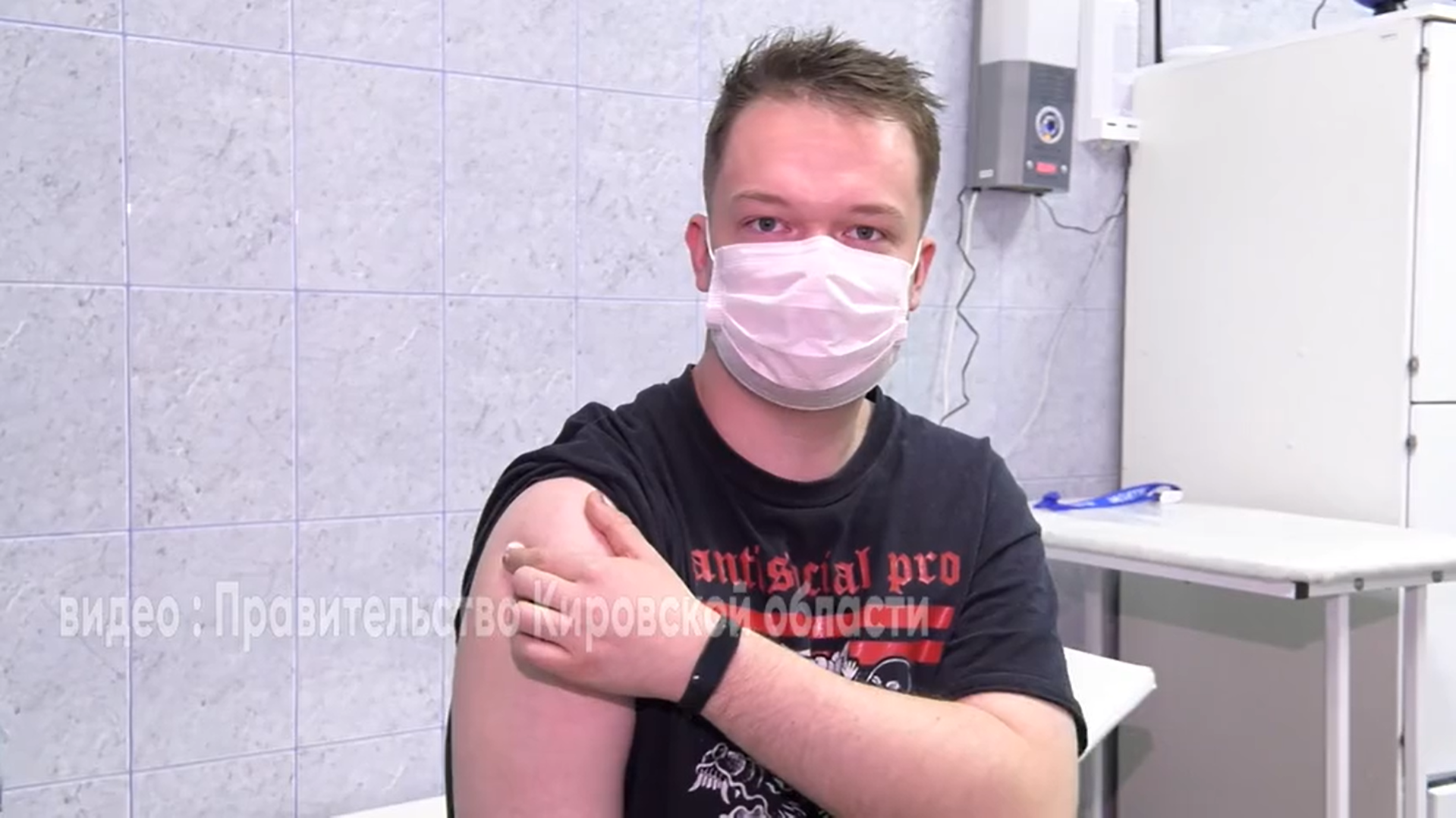Добровольцы из Кирова рассказали об испытаниях вакцины против COVID-19