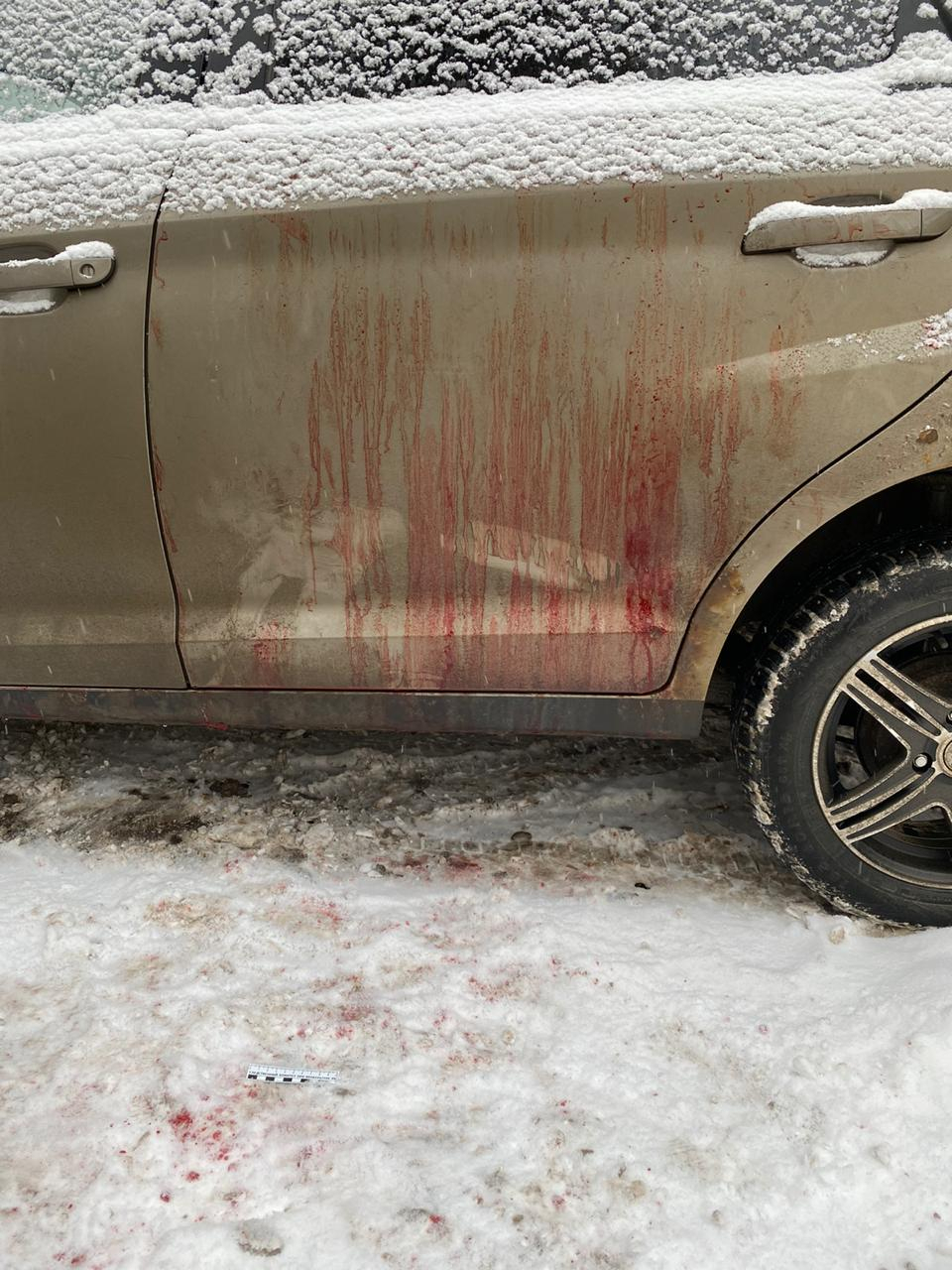 В Кирове таксист с ножевым ранением смог найти росгвардейцев и сообщить о нападении