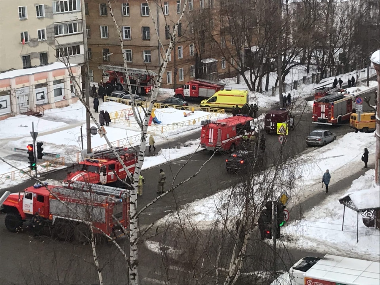 В Кирове произошел пожар в 12-этажке: эвакуированы более 30 человек