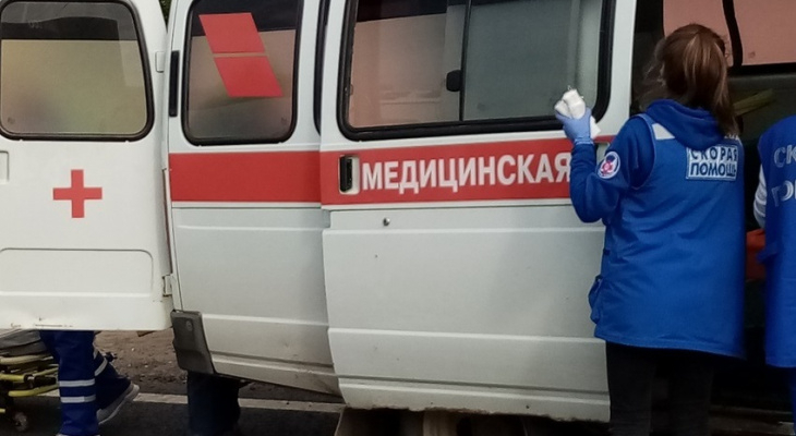 В Кирове мужчина дважды ударил 26-летнюю сотрудницу скорой помощи