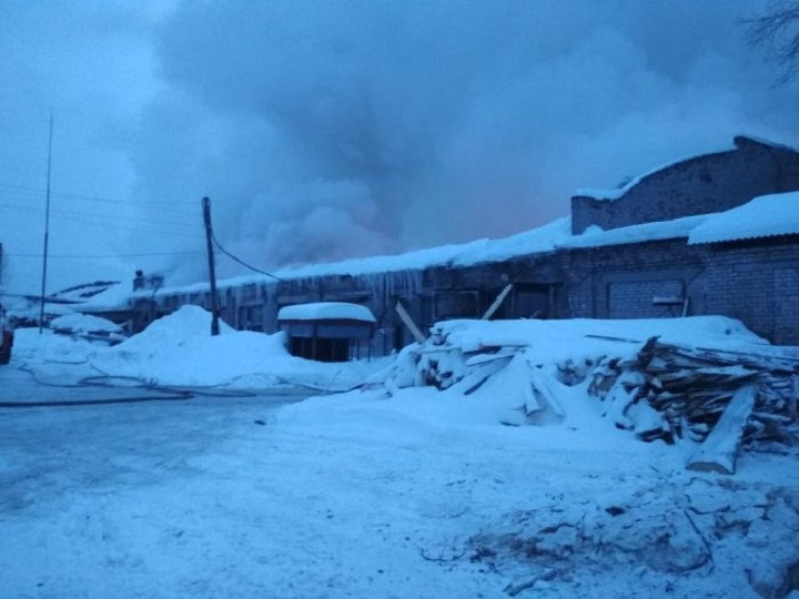 Пожар в Омутнинском АТП: сгорело 10 автобусов