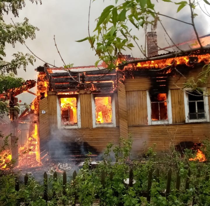 Из-за детской шалости сгорел дом в поселке Афанасьево