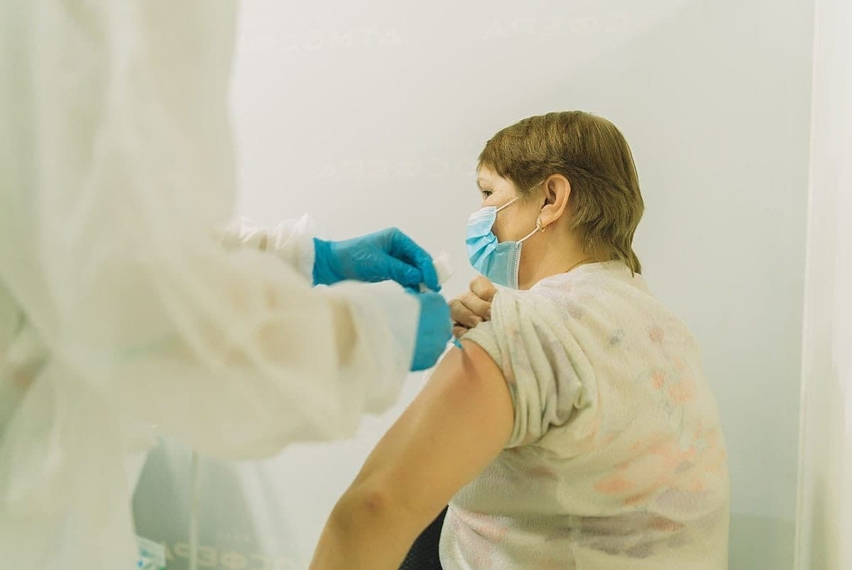 Известно, какие районы Кировской области лидируют по темпам вакцинации