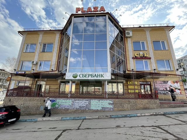 В микрорайоне Кирова продается торговый центр за 39 миллионов рублей