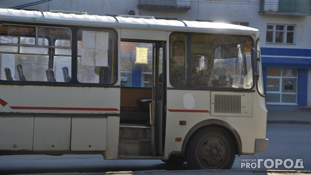 Жителей Кирово-Чепецка на автобусе перевозил водитель без прав
