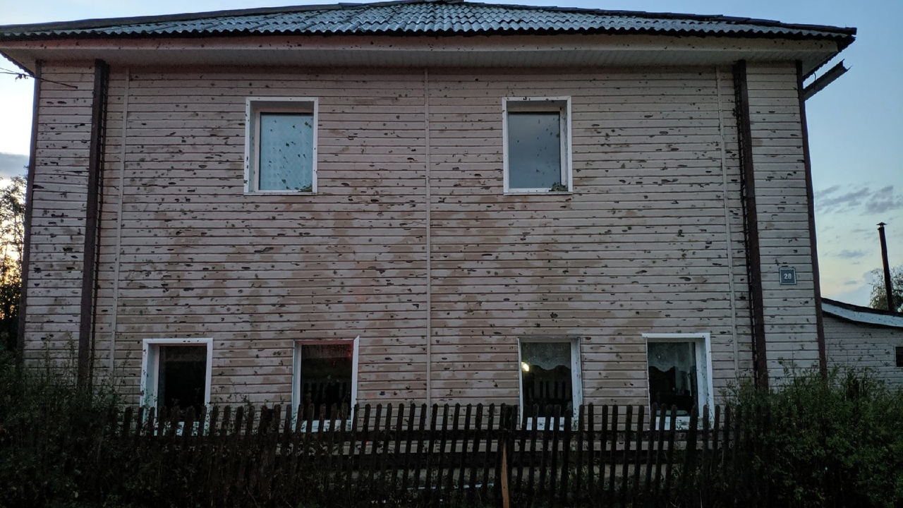 В Кировской области град повредил крыши и стены нескольких домов