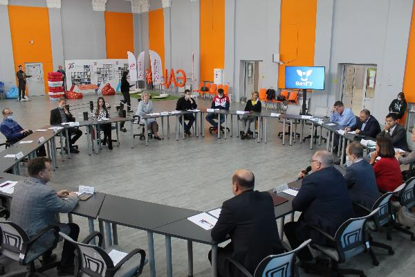 В Кирове на заседании обсудили готовность к предстоящим выборам