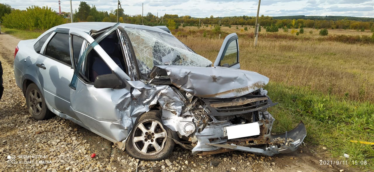 В Кировской области на трассе произошла смертельная авария