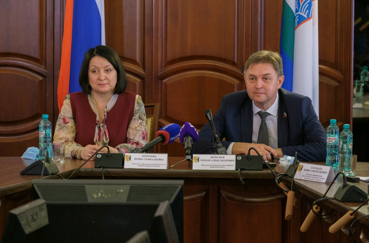 Председатель Заксобрания области ответил на вопросы журналистов