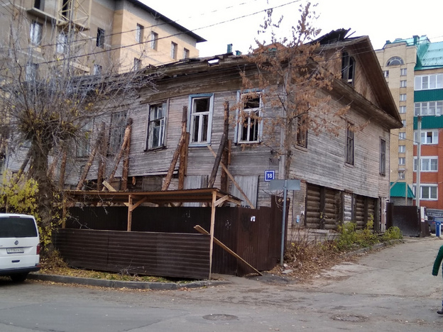 Дом Блюхера на улице Орловской в Кирове может рухнуть в любой момент