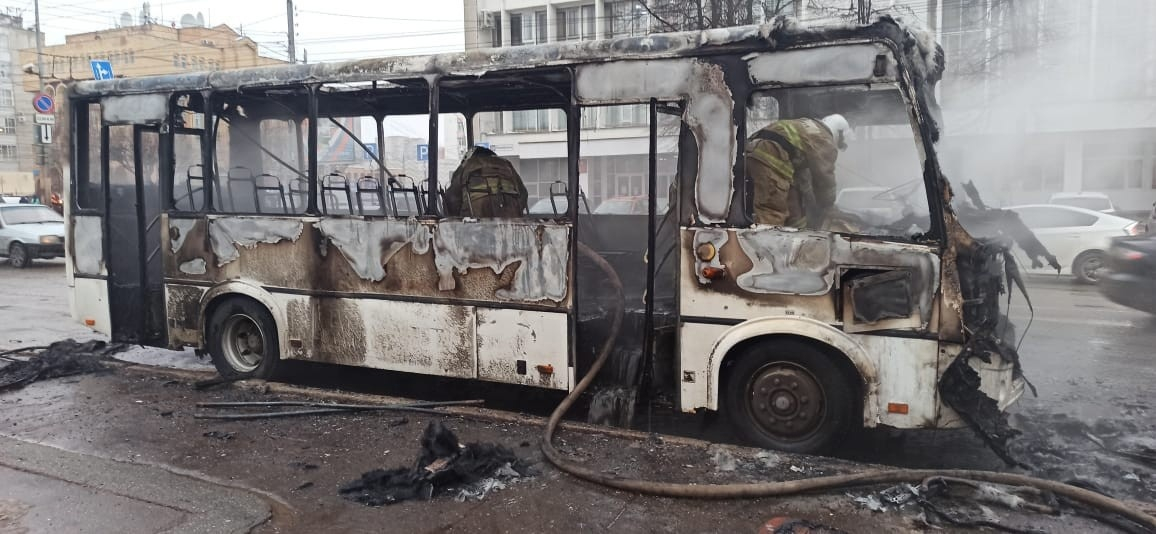 Реагенты или нет: транспортники разбираются в причинах пожара в кировском автобусе