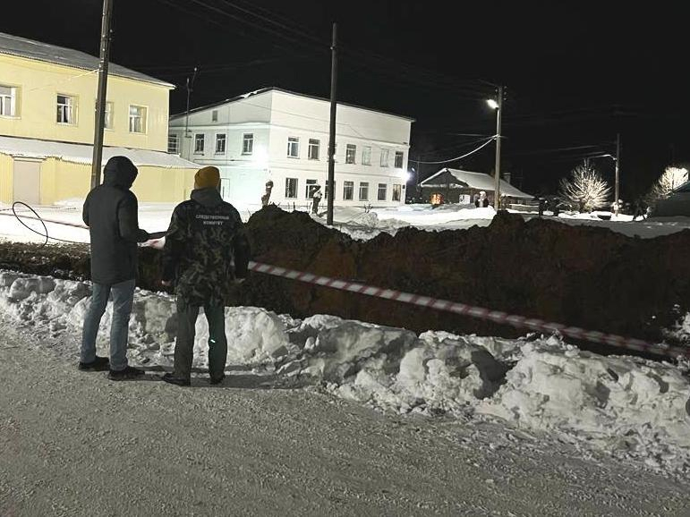 В Кировской области рабочий погиб под обвалившимся грунтом в траншее