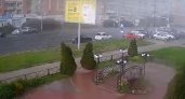 В Кировской области шквалистый ветер снес рекламную конструкцию