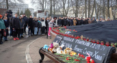 Сотни кировчан идут с цветами к мемориалу жертвам теракта в Москве