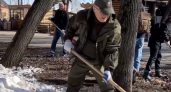 Александр Соколов орудовал граблями и лопатой в Гагаринском парке Кирова