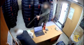"Был на эмоциях": в Кирове сотрудник магазина автошин напал с ножом на коллегу