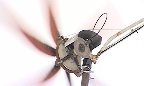 Житель Кировской области сконструировал ветряной электрогенератор